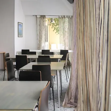 Pietra 3* אוטרנטו