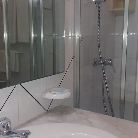 彼得拉威尔德酒店 3*